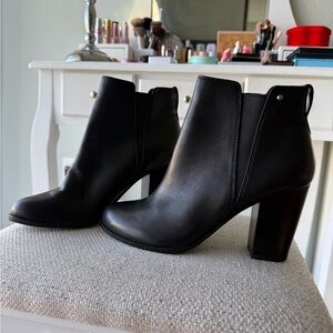 Aldo New Leather Elegant Black Ankle Boots